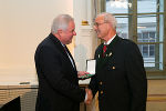 Goldene Ehrenzeichen des Landes Steiermark verliehen: LH Hermann Schützenhöfer mit Josef Pirker