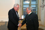Goldene Ehrenzeichen des Landes Steiermark verliehen: LH Schützenhöfer mit Franz Schwarzl