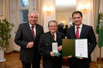 LH Hermann Schützenhöfer, Baumeister Stephan Gillich und LH-Stv. Michael Schickhofer (v.l.)