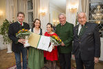 Verleihung der Josef Krainer-Heimatpreise 2016: Franz Krainer, die beiden Preisträgerinnen Gudrun Nikodem-Eichenhardt und Caroline Athanasiadis von den Kernölamazonen, LH Hermann Schützenhöfer und Gerald Schöpfer v. l.) Verleihung der Josef Krainer-Heimatpreise 2016: Franz Krainer, die beiden Preisträgerinnen Gudrun Nikodem-Eichenhardt und Caroline Athanasiadis von den Kernölamazonen, LH Hermann Schützenhöfer und Gerald Schöpfer v. l.)