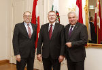 Honorarkonsul Tino Pölzer, Botschafter Edgars Skuja und Landeshauptmann Hermann Schützenhöfer (v. l.) © steiermark.at/Janderka; bei Quellenangabe honorarfrei