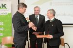 Der neue Präsident Eduard Zentner, LH Hermann Schützenhöfer und der scheidende Präsident Christian Mandl (v.l.) bei der Angelobung im Steiermarkhof