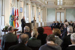 In der Aula der Alten Universität wurden die Landeshauptleute Michael Häupl, Erwin Pröll und Josef Pühringer mit dem Großen Goldenen Ehrenzeichen des Landes Steiermark mit dem Stern geehrt.
