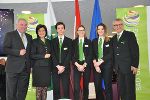 70 Jahre Tourismusschulen Bad Gleichender: LH Schützenhöfer (l.) gratulierte zum 70-jährigen Jubiläum © Tourismusschulen Bad Gleichenberg; bei Quellenangabe honorarfrei 70 Jahre Tourismusschulen Bad Gleichender: LH Schützenhöfer (l.) gratulierte zum 70-jährigen Jubiläum