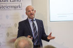 Peter Plaikner präsentierte die jüngsten Medientrends. Peter Plaikner präsentierte die jüngsten Medientrends.