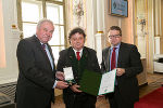 Die Verdienste um den ÖKB Graz-Nord von Franz Schlögl aus Gratkorn wurden mit dem Goldenen Ehrenzeichen gewürdigt