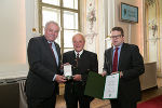 Für Verdienste um die Berg- und Naturwacht des Bezirkes Liezen erhielt der Leobner Friedrich Stockreiter das Goldene Ehrenzeichen