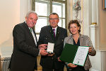 Für sein verdienstvolles Wirken in der Gemeinde St. Veit am Vogau erhielt Bgm. a.D. Manfred Tatzl das Große Ehrenzeichen des Landes Steiermark