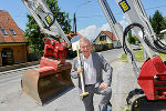 LR Anton Lang beim Startschuss für den Endausbau der St. Peter Hauptstraße © Fotos: prtrumler/H. Pachernegg; bei Quellenangabe honorarfrei LR Anton Lang beim Startschuss für den Endausbau der St. Peter Hauptstraße