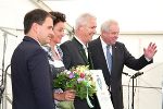 Zum "50er" darf die Firma Grill ab sofort das Landeswappen führen.