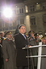 Landeshauptmann-Stellvertreter Michael Schickhofer unterstrich, dass die Flaggenparade ein wichtiges Zeichen des Dankes und des Respekts an die steirischen Einsatzorganisationen und das Bundesheer sei © steiermark.at/Frankl; bei Quellenangabe honorarfrei Landeshauptmann-Stellvertreter Michael Schickhofer unterstrich, dass die Flaggenparade ein wichtiges Zeichen des Dankes und des Respekts an die steirischen Einsatzorganisationen und das Bundesheer sei