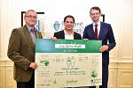 Landesstatistiker Martin Mayer, LH-Stv. Michael Schickhofer und Harald Grießer (v.l.), Leiter der Regionalentwicklung, präsentierten die aktuellsten statistischen Zahlen zur Steiermark. Landesstatistiker Martin Mayer, LH-Stv. Michael Schickhofer und Harald Grießer (v.l.), Leiter der Regionalentwicklung, präsentierten die aktuellsten statistischen Zahlen zur Steiermark.