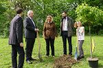 Die Unternehmen des Green Tech Cluster beteiligten sich am symbolischen Startschuss für die Teilnahme an R20. Die Unternehmen des Green Tech Cluster beteiligten sich am symbolischen Startschuss für die Teilnahme an R20.