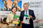 Tierschutzombudsfrau Barbara Fiala-Köck präsentierte gemeinsam mit LR Anton Lang ihren Tätigkeitsbericht
