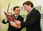 Der Botschafter aus Aserbaidschan, Fuad Ismayilov mit Landeshauptmann Mag. Franz Voves 