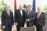 RLB-Generaldirektor Martin Schaller, Landeshauptmann Hermann Schützenhöfer, Landeshauptmann-Stellvertreter Michael Schickhofer und Universitätsprofessor Bertl Romuald (v.l.) © steiermark.at/Streibl; bei Quellenangabe honorarfrei