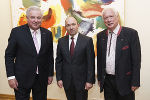 Landeshauptmann Hermann Schützenhöfer, Botschafter Martin Pammer und Honorarkonsul Jörg Hofreiter (v.l.) in der Grazer Burg.
