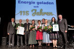 LH Hermann Schützenhöfer überreichte das Steirische Landeswappen an das Elektrizitätswerk Gösting  © Foto: Harry Schiffer; bei Quellenangabe honorarfrei