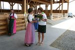 TSO Barbara Fiala-Köck überreichte der Gastgeberin Blumen.
