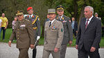 Der spanische General Francisco Javier Varela Salas, der französische General Jean-Pierre Bosser mit dem Kommandanten der Landstreitkräfte Franz Reißner und Landeshauptmann Hermann Schützenhöfer bei der Eröffnungszeremonie vor dem Schloss Eggenberg, v.l.