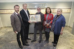 Laden zur Buchmalerei-Ausstellung ins Landesarchiv: Kurator Norbert Weiss, Archivdirektor Gernot Peter Obersteiner, Kurator Josef Kaltenböck und die Kunsthistorikerinnen Margit Stadlober und Elisabeth Brenner (v.l.).