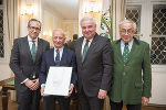 Gerald Schöpfer, LH Hermann Schützenhöfer (v.r.) und der Neffe von Alt-LH Josef Krainer Clemens Jaufer (li.) überreichten Rudolf Wilfinger den Josef Krainer-Heimatpreis 2018