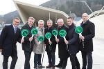 v. l.: Geschäftsführer Rainer Kienreich, Vorstandsdirektor Klaus Schierhackl, Landesrat Anton Lang, Minister Norbert Hofer, LH Hermann Schützenhöfer, FP-Klubobmann Stefan Hermann, Geschäftsführer Andreas Fromm. © Foto: Asfinang/Wolf honorarfrei bei Quellenangabe