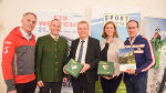 Karl Schmidhofer, Bgm. Ernst Fischbacher, LR Anton Lang, LRin Barbara Eibinger-Miedl und Alois Stadlober präsentierten gemeinsam das FIS-Weltcup Programm (v.l.)