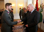 Landeshauptmann Hermann Schützenhöfer und Landeshauptmann-Stellvertreter Michael Schickhofer nahmen die Vorstellung der Soldatinnen und Soldaten ab. ©      