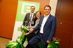 Thomas Sauter-Servaes, LRin Eibinger-Miedl und LH-Stv. Schickhofer ©      