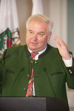 LH Hermann Schützenhöfer bei seinen Ausführungen und Gratulationswünschen.