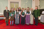 LH Hermann Schützenhöfer mit den geehrten Musikerinnen und Musikern aus dem Musikbezirk Weiz.