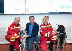 LH-Stv. Michael Schickhofer mit Hundeführerinnen der Österreichischen Rettungshundebrigade