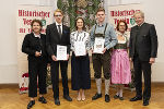 LR Ursula Lackner, Daniel Wimmer (BORG Eisenerz), Hannah Rossmann (BORG Deutschlandsberg), (Stefan Mischlinger (BRG Judenburg), Karin Thierrichter und Gernot Obersteiner bei der Überreichung der Tremel-Medaillen (v.l.) 