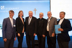 Superintendent Wolfgang Rehner, Landesrätin Barbara Eibinger-Miedl, Landeshauptmann Hermann Schützenhöfer, Diözesanbischof Wilhelm Krautwaschl, Internetpionier Tim Cole, Geist und Gegenwart-Koordinator Herwig Hösele (v.l.) © Michaela Lorber; bei Quellenangabe honorarfrei
