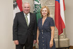 LH Hermann Schützenhöfer und Botschafterin Ivana Červenková in der Grazer Burg. © Bilder: steiermark.at/Streibl; Verwendung bei Quellenangabe honorarfrei