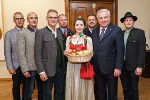 Apfelkönigin Hanna I und ihre Delegation bestehend aus Erzeugerorganisationen und der Abteilung Obstbau der Landeskammer für Land- und Forstwirtschaft. © steiermark.at/Streibl: Honorarfrei bei Quellenangabe Apfelkönigin Hanna I und ihre Delegation bestehend aus Erzeugerorganisationen und der Abteilung Obstbau der Landeskammer für Land- und Forstwirtschaft.