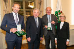 Johann Christof, LH Hermann Schützenhöfer, Josef Zotter und Landtagspräsidentin Gabriele Kolar (v.l.) bei der Verleihung der Ehrenzeichen. © Bilder: Land Steiermark/Frankl; Verwendung bei Quellenangabe honorarfrei Johann Christof, LH Hermann Schützenhöfer, Josef Zotter und Landtagspräsidentin Gabriele Kolar (v.l.) bei der Verleihung der Ehrenzeichen.