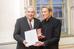 Hans Schullin erhielt das Silberne Ehrenzeichen für Verdienste um die Republik Österreich.
