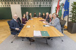 Konstituierende Regierungssitzung der neuen Landesregierung in der Grazer Burg. © Foto Fischer; bei Quellenangabe honorarfrei Konstituierende Regierungssitzung der neuen Landesregierung in der Grazer Burg.