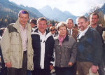 (von links) Minister Martin Bartenstein, Landesrat Erich Pöltl, Landeshauptmann Waltraud Klasnic und Minister Mag. Wilhelm Molterer vor der Kulisse des Nationalparks. Foto: Gerhard Dusek.