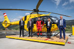 ÖAMTC Steiermark-Präsident Michael Lucchesi-Palli, LH Hermann Schützenhöfer, Pilot Peter Fleischhacker, Gesundheitslandesrätin Juliane Bogner-Strauß und LH-Stv. Anton Lang (v.l.) bei der Präsentation des neuen Notarzthubschrauber Christophorus 17. © Land Steiermark/Streibl; Nutzung bei Quellenangabe honorarfrei ÖAMTC Steiermark-Präsident Michael Lucchesi-Palli, LH Hermann Schützenhöfer, Pilot Peter Fleischhacker, Gesundheitslandesrätin Juliane Bogner-Strauß und LH-Stv. Anton Lang (v.l.) bei der Präsentation des neuen Notarzthubschrauber Christophorus 17.