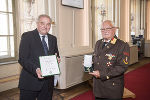 Für sein Engagement für das Feuerwehr- und Rettungswesen wurde Ehren-Abschnittsbrandinspektor Hermann Peindl mit dem Goldenen Ehrenzeichen des Landes Steiermark ausgezeichnet.