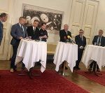 Landeshauptmann Hermann Schützenhöfer, Landeshauptmann-Stv. Anton Lang, Bürgermeister Siegfried Nagl und Bürgermeister-Stv. Mario Eustacchio zeigen sich zutiefst betroffen. © Land Steiermark