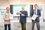 LR Hans Seitinger (M.) präsentierte gemeinsam mit Franz Hammer (l., Obmann der Gemeinschaft der Steirischen Abwasserentsorger) und Abteilungsleiter Johann Wiedner (r.) den Abwasserwirtschaftsplan Steiermark 2020. © Bilder: Land Steiermark/Streibl; Verwendung bei Quellenangabe honorarfrei