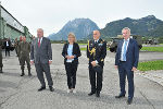 Gemeinsam mit Verteidigungsministerin Klaudia Tanner besuchten Landeshauptmann Hermann Schützenhöfer und Landeshauptmann-Stellvertreter Anton Lang heute Nachmittag den Fliegerhorst Fiala Fernbrugg in Aigen.