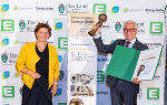 Kategorie Kampagne: LRin Ursula Lackner gratulierte Bgm. Helmut Leitenberger (Stadtgemeinde Leibnitz) zum Energy Globe Styria Award