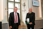 LH-Stv. Anton Lang überreichte Walter Kreutzwiesner das Große Ehrenzeichen des Landes Steiermark