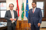 Landesrat Christopher Drexler (l.) begrüßte Prinz Abdullah bin Khalid bin Sultan Al Saud (r.) in seinem Büro im Grazer Landhaus. © Bilder: Land Steiermark/Jesse Streibl; Verwendung bei Quellenangabe honorarfrei