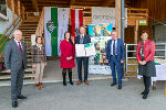 Daniela und Mathias Schaunitzer bekamen den Tierschutzpreis von LH-Stv. Anton Lang, LR Johann Seitinger, TSO Barbara Fiala-Köck und LK-Vizepräs. Maria Pein überreicht. 